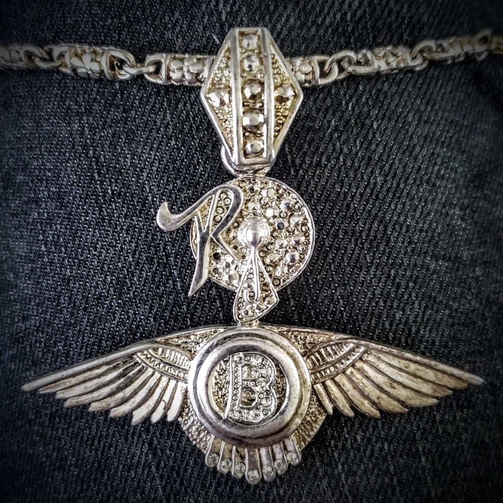 Hip-hop ROCAFELLA RECORDS pop culture silver tone chain and large pendant 💢💢💢